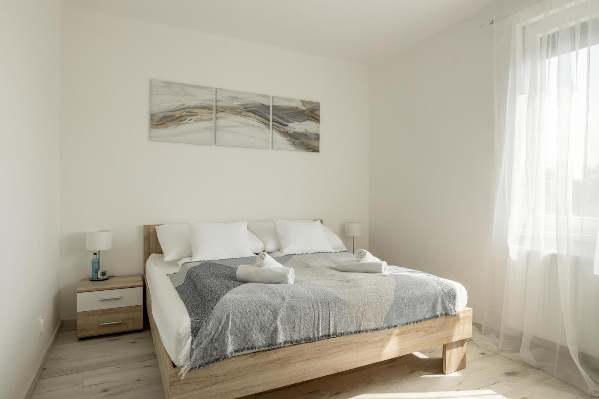 Malompark Apartman With Free Parking Debrecen Kültér fotó