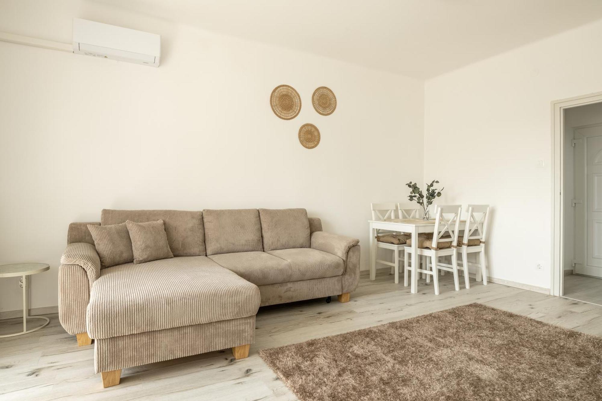 Malompark Apartman With Free Parking Debrecen Kültér fotó