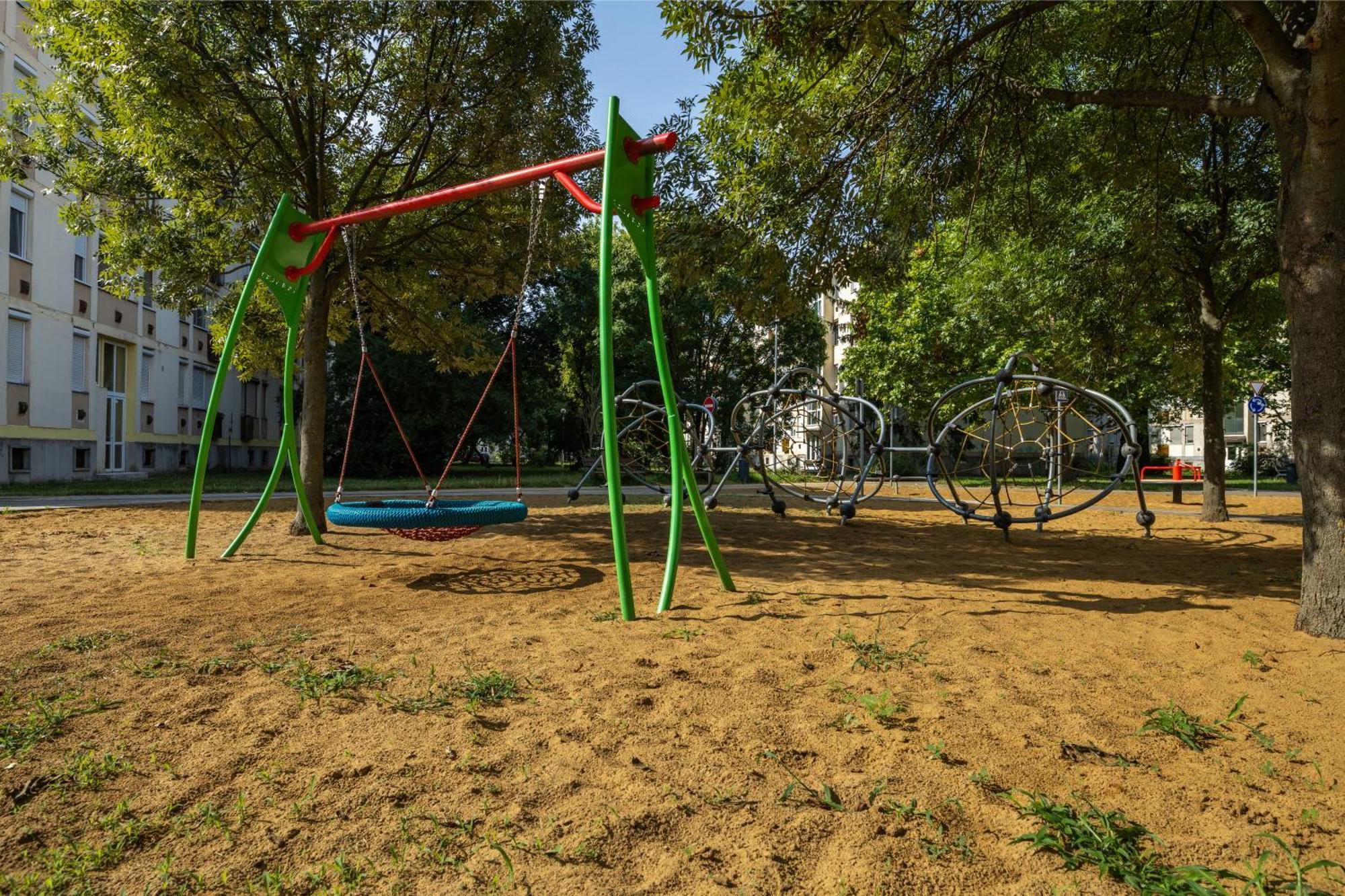Malompark Apartman With Free Parking Debrecen Kültér fotó